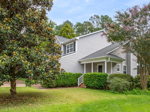 1221 Stoneferry Ln, Raleigh, NC 27606