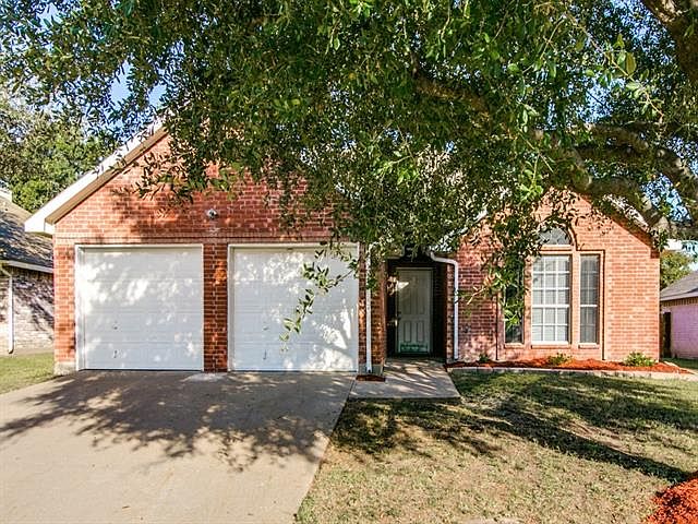 1st image of 332 Cresthaven Dr