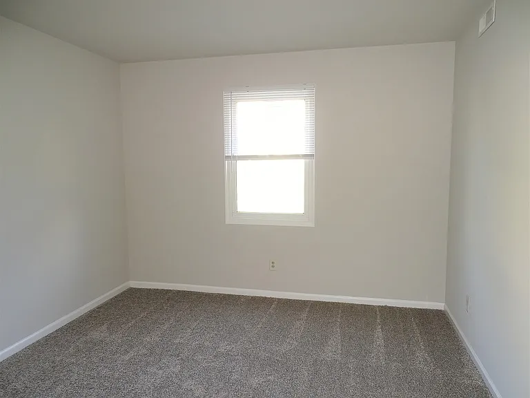128 Hilldale Dr #K — Photo 7
