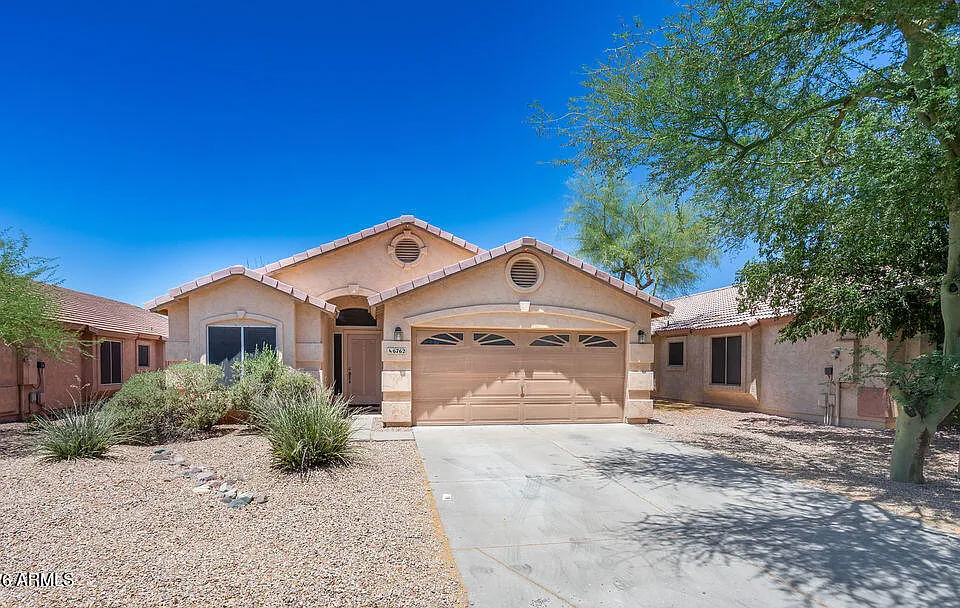 6762 W Del Mar Ln