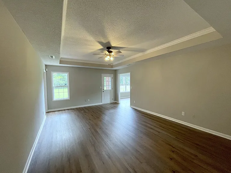 100 Brook Glen Dr — Photo 5