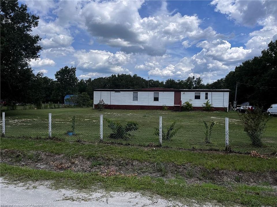 1st image of 2025 Gardner Dr #14