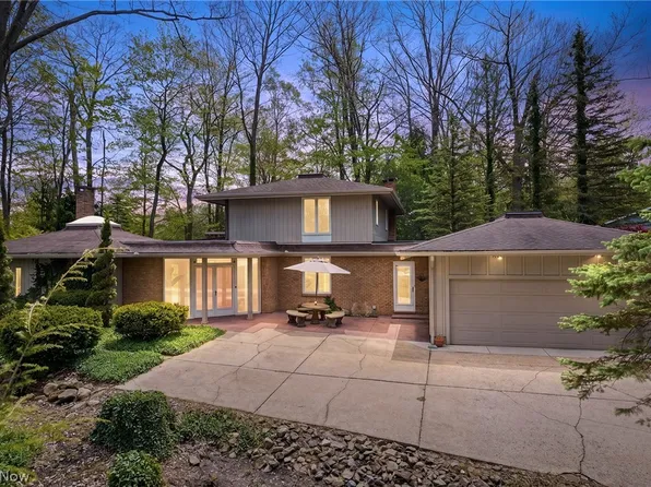 17571 Merry Oaks Trl, Chagrin Falls, OH 44023