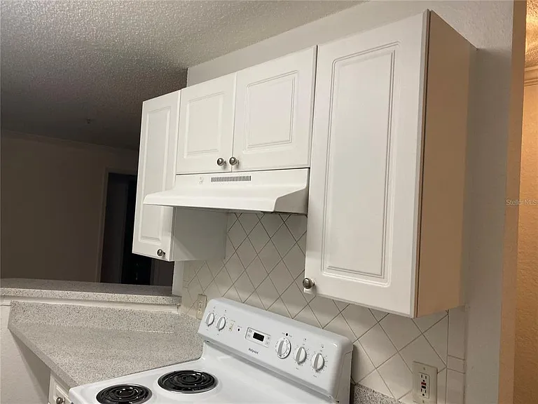 18001 Richmond Place Dr #830 — Photo 11