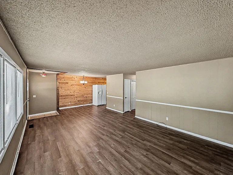 16 Evesham Ln — Photo 4