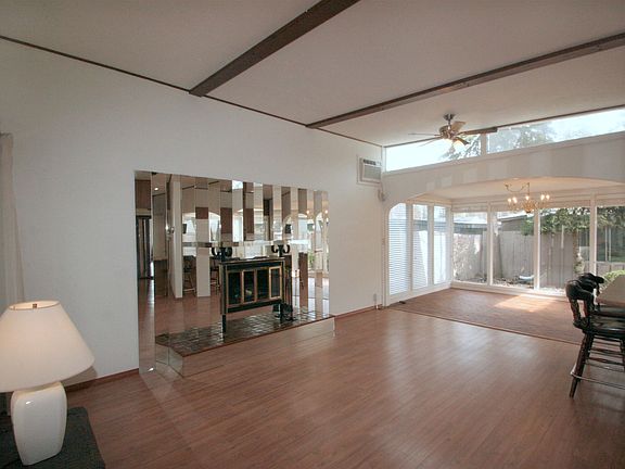 5th image of 4223 S Perry St