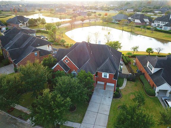 5th image of 111 Water Bluff Ln