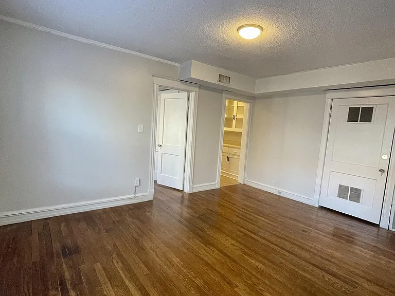 4117 Walnut St #2N — Photo 5