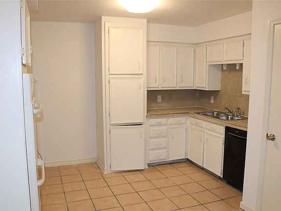 4th image of 10028 Glenrio Ln