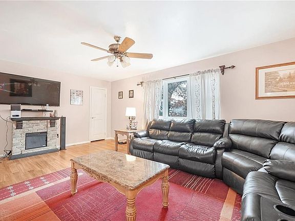 5th image of 102 Bon Aire Cir APT W3