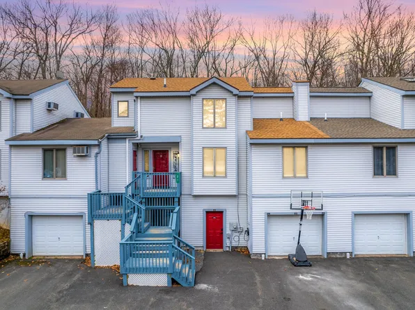 21 Castagnolia Dr, Lake Harmony, PA 18624