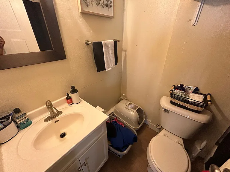 1535 N Van Buren St — Photo 32