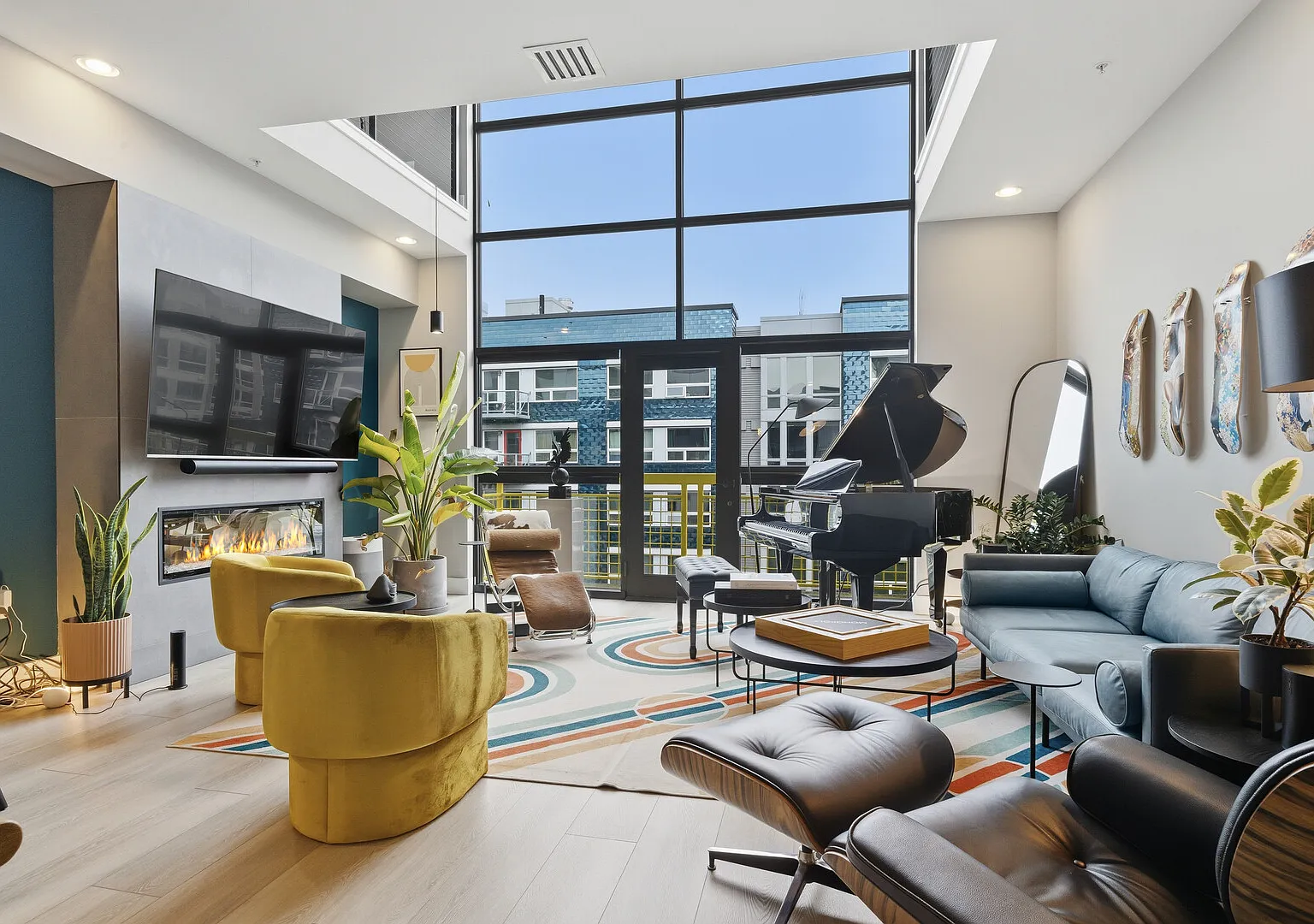 Lofted Condo on Capitol Hill — Photo 1