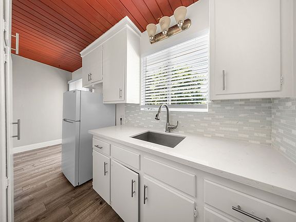 4th image of 16421-16441 Cornuta Ave #16433
