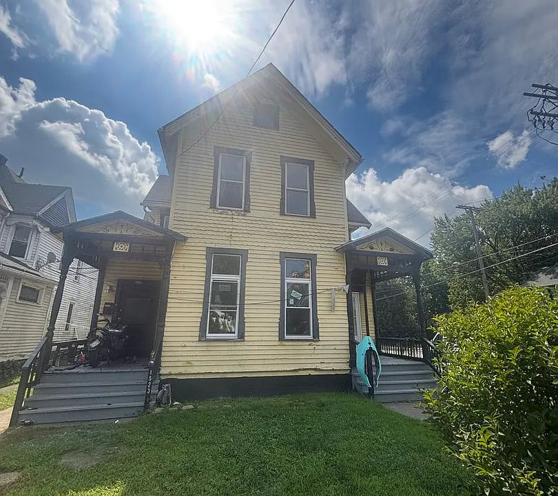 1519, 1521,1523,1525 Clark Ave