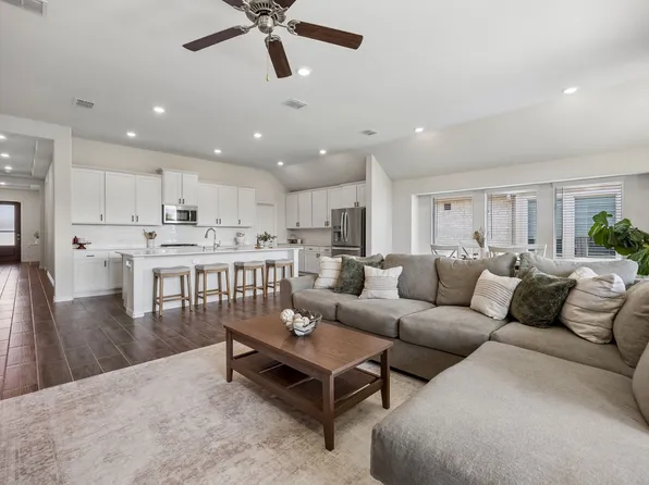 733 Mercy St, Forney, TX 75126