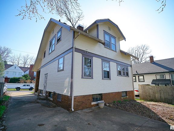 2nd image of 201 E Frye Ave