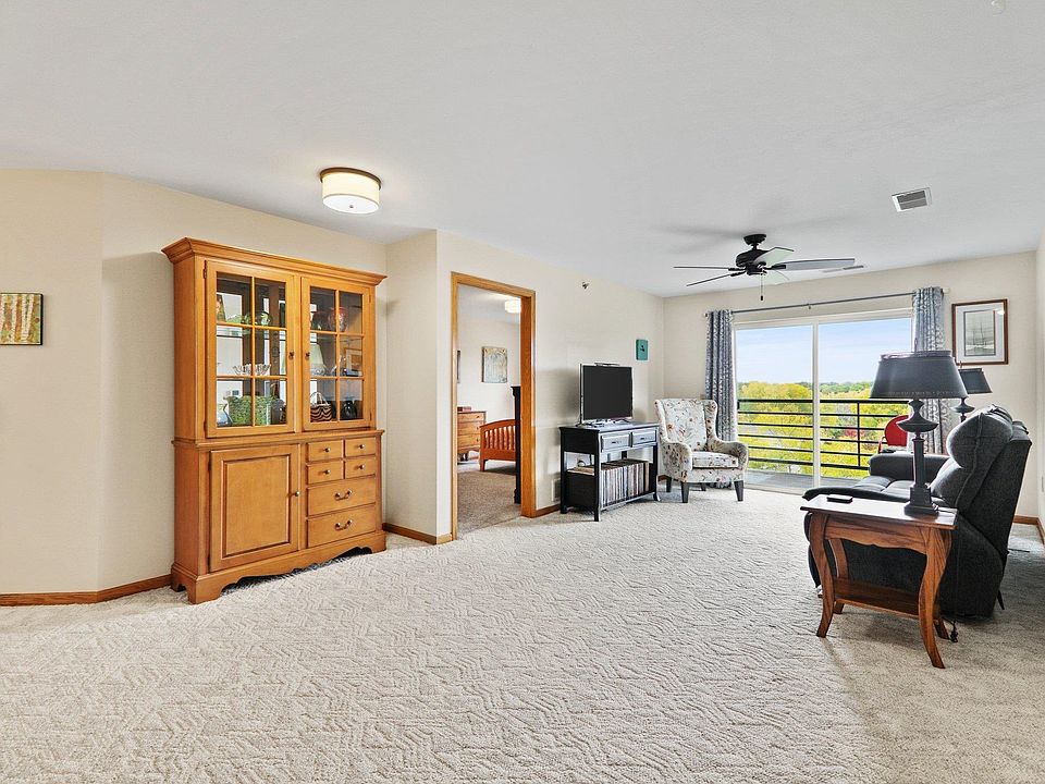 1st image of 102 Prairie Heights Dr APT 311