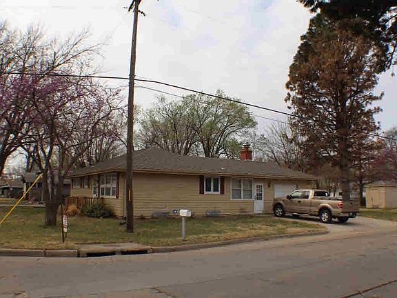 2nd image of 753 Whittier St