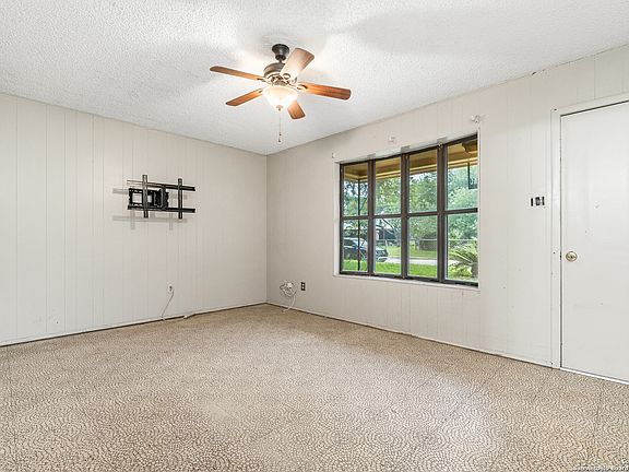 5th image of 1116 E NUECES