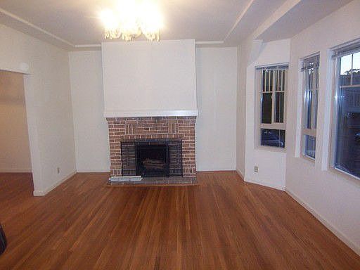 2nd image of 856 42nd Ave Unit A