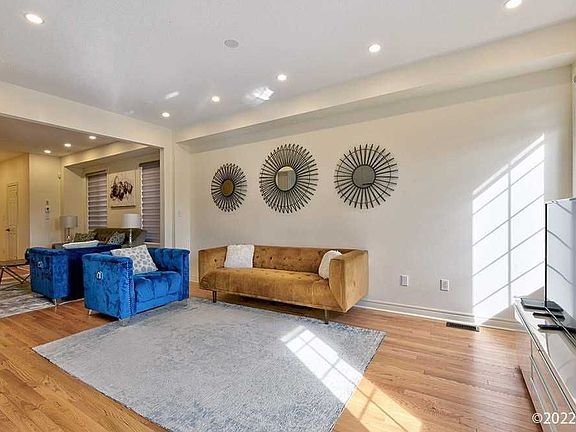 2nd image of 450 Bessborough Dr
