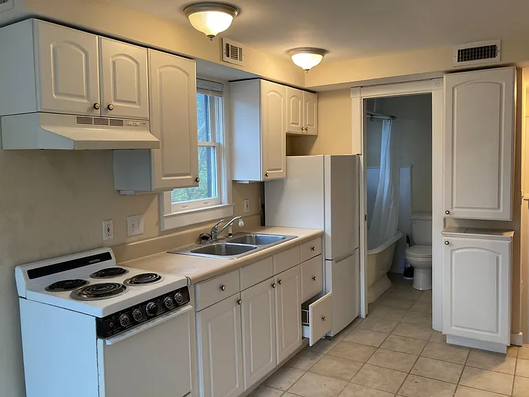 964 Clark St #2 — Photo 6