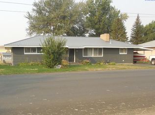 109 E St, Endicott, WA 99125