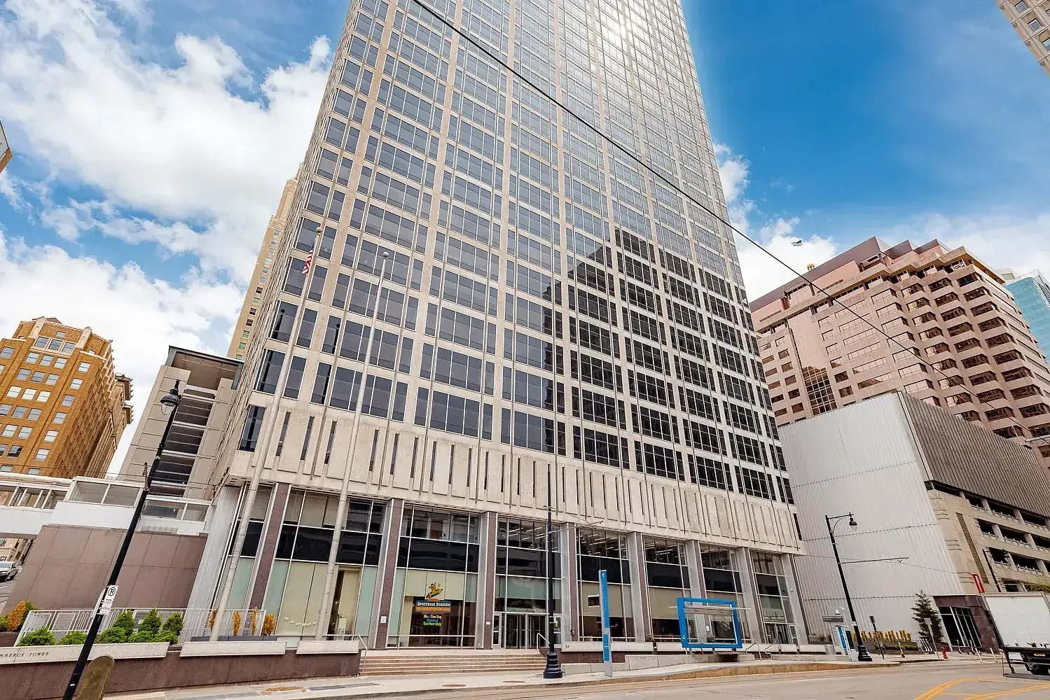 Commerce Tower — Photo 3