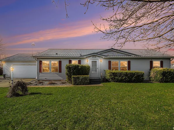 10680 Robin Ln, Plymouth, IN 46563