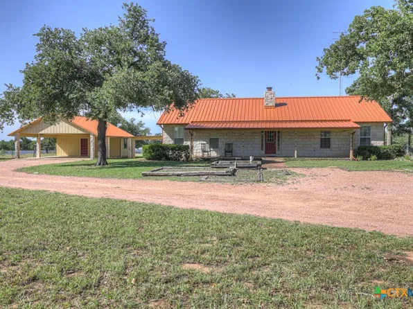 82 Bell Mountain Rd, Willow City, TX 78675
