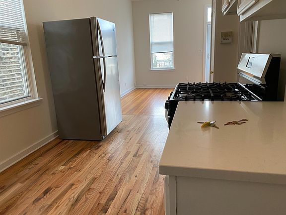 2nd image of 1442 N Bosworth Ave #3R