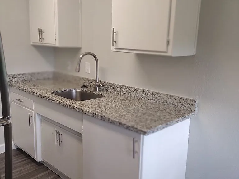 Arcadia Apartments — Photo 8
