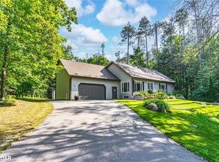 20 Cathedral Pines Rd, Oro Medonte, ON L4M4Y8