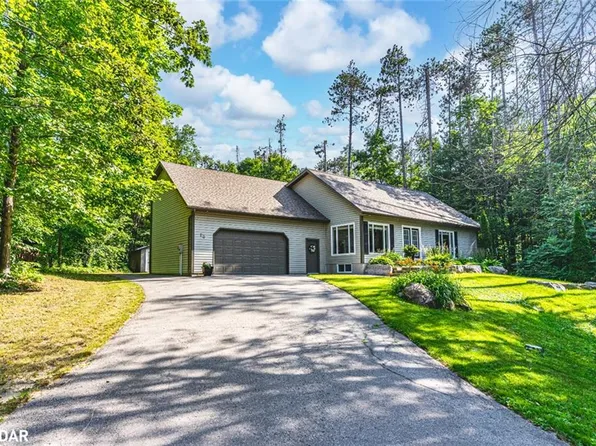 20 Cathedral Pines Rd, Oro Medonte, ON L4M 4Y8