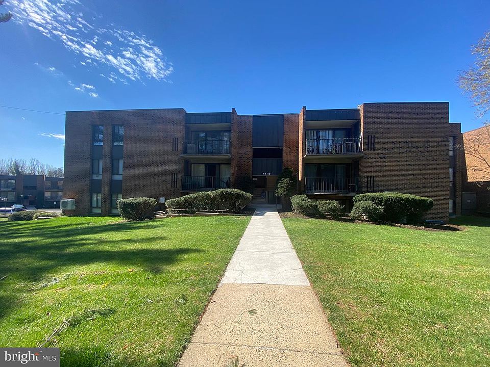 2nd image of 4416 Island Pl APT 201
