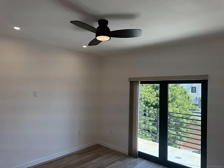 2527 Beryl St — Photo 28