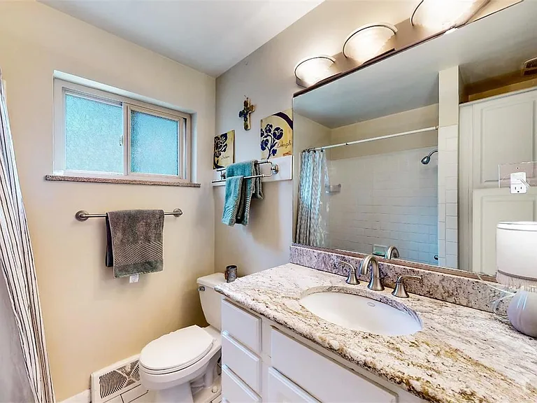 715 Ivanhoe St — Photo 15