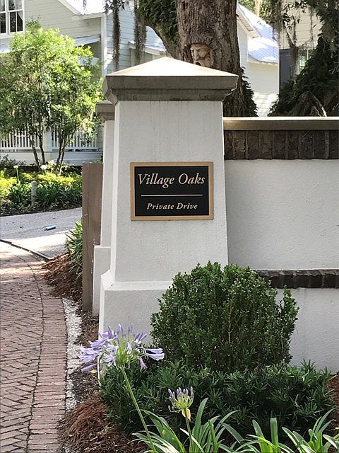 1st image of 1066 Village Oaks Ln