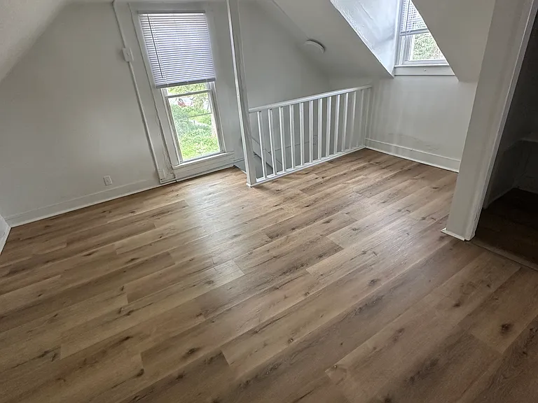 108 E Oregon St — Photo 14