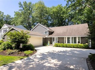 198 Plymouth Dr, Bay Village, OH 44140