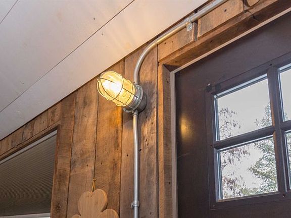 5th image of 1009 N Lawrence St