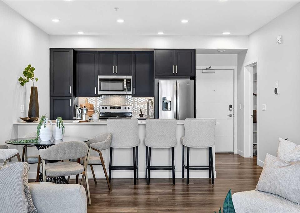 1st image of 255 E Les Jardins Park SE #303