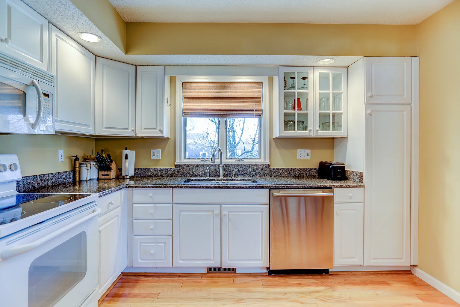 2306 Blackhawk Point photo 1