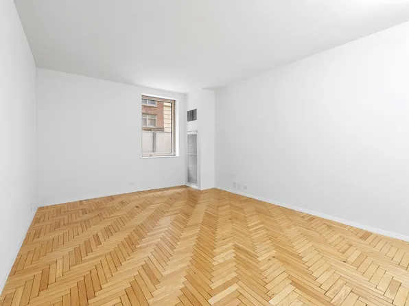 106 Central Park South image 3 of 11