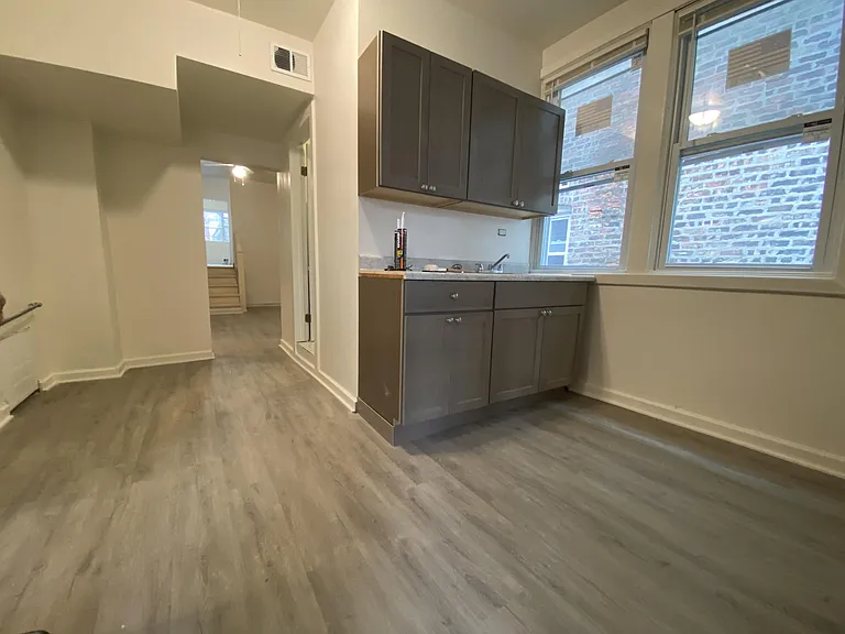 4450 S Wood St #2-R — Photo 7