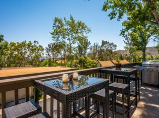 11 N Sparrowhawk Ln, Oak Park, CA 91377