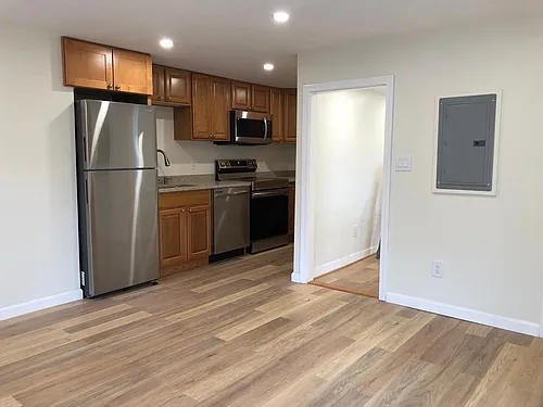37 Oak St #S2 Photo 1