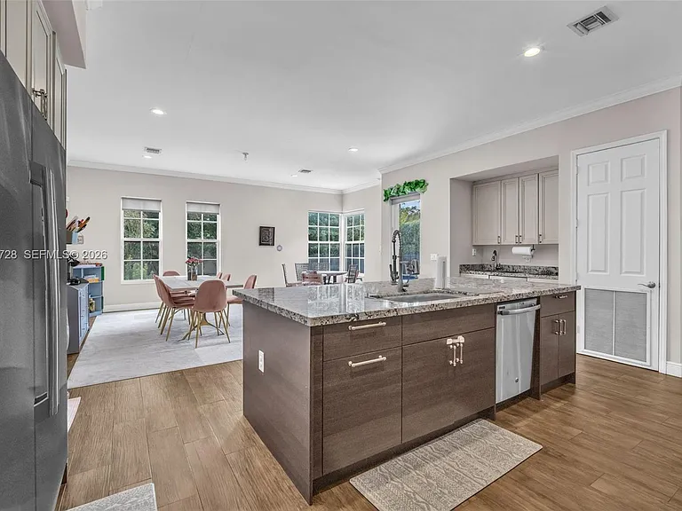 3545 Forest View Cir — Photo 22