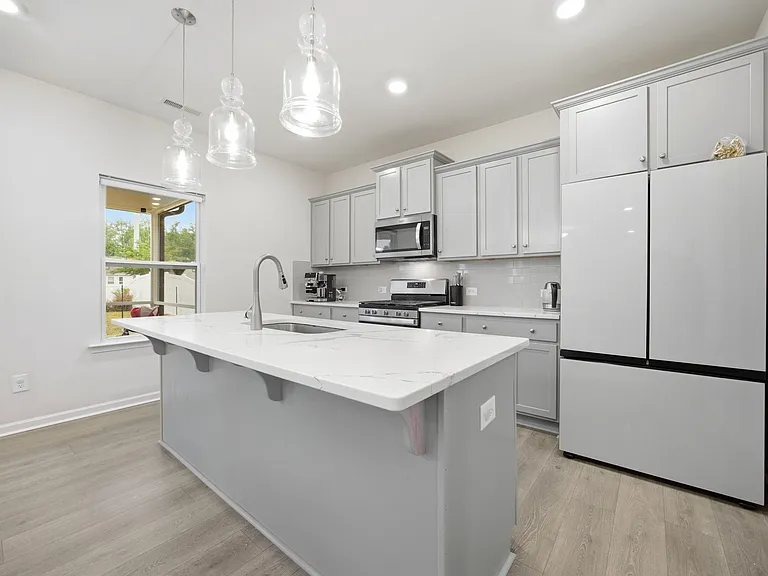 1401 Addison Lake St — Photo 13